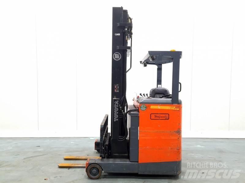 Toyota 6FBRE-12 Empilhadores Elevadores