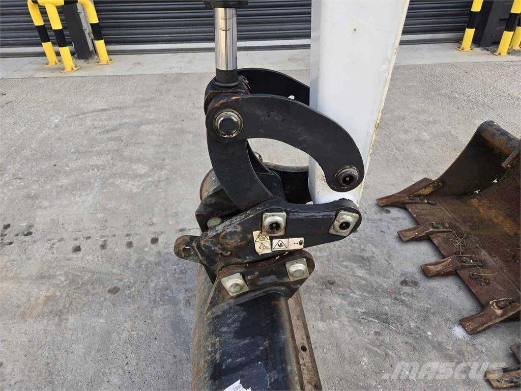 Bobcat E17 Miniescavadeiras