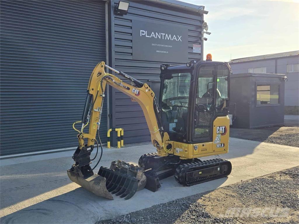 CAT 301.6 Miniescavadeiras