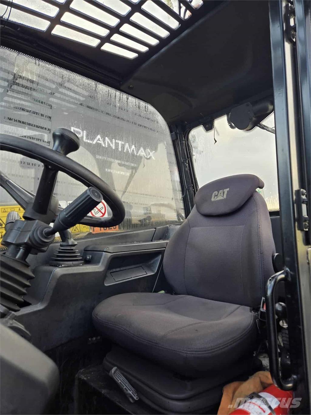 CAT TH417 Manipulador telescópico