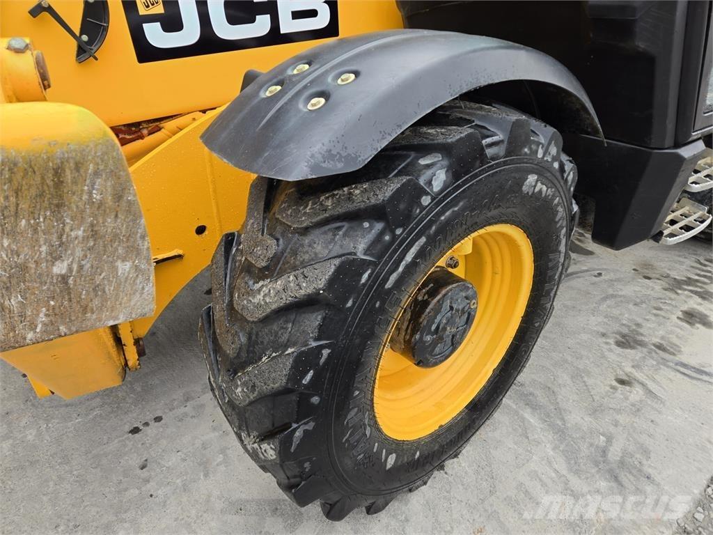 JCB 535-140 Manipulador telescópico