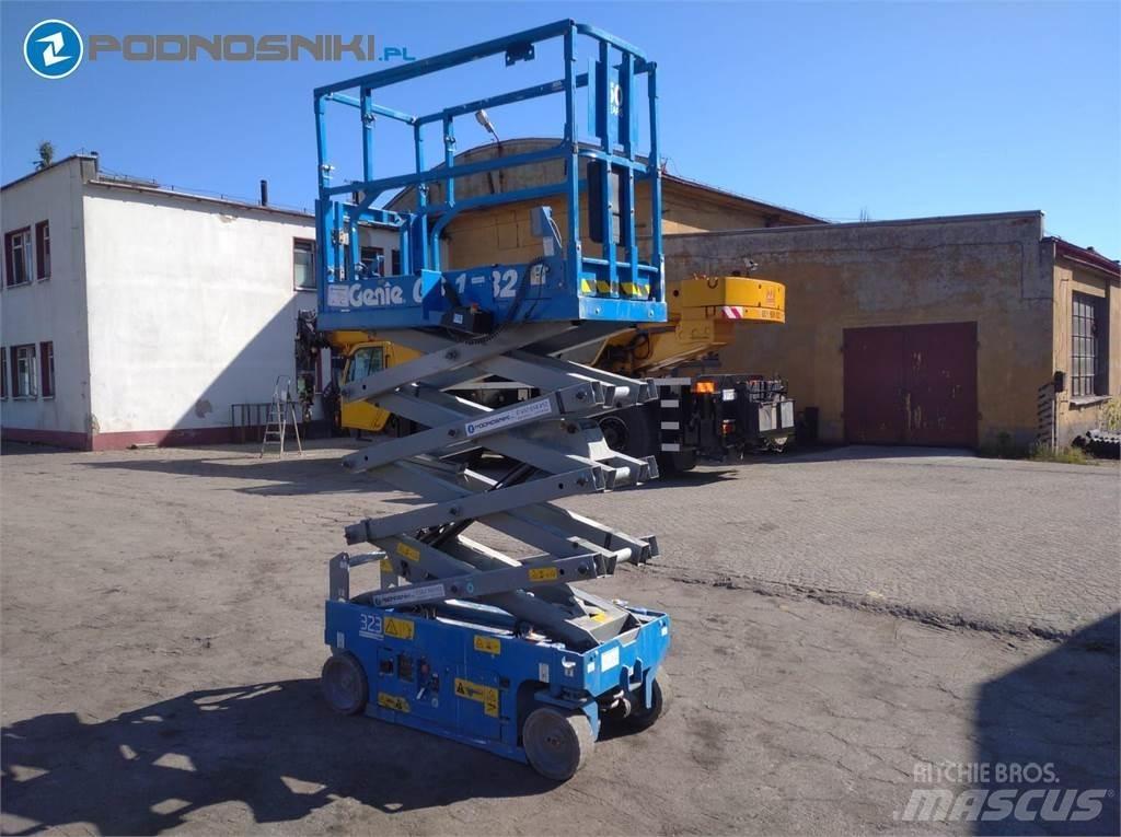 Genie 1932 Elevadores de tesoura