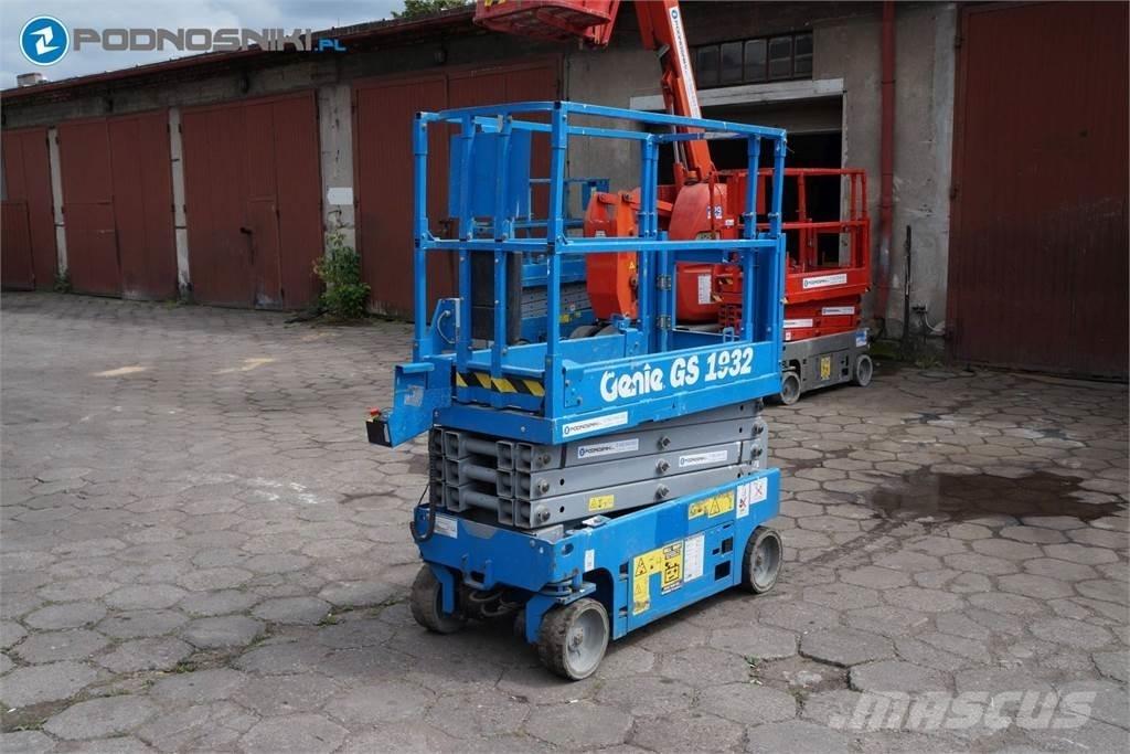 Genie 1932 Elevadores de tesoura