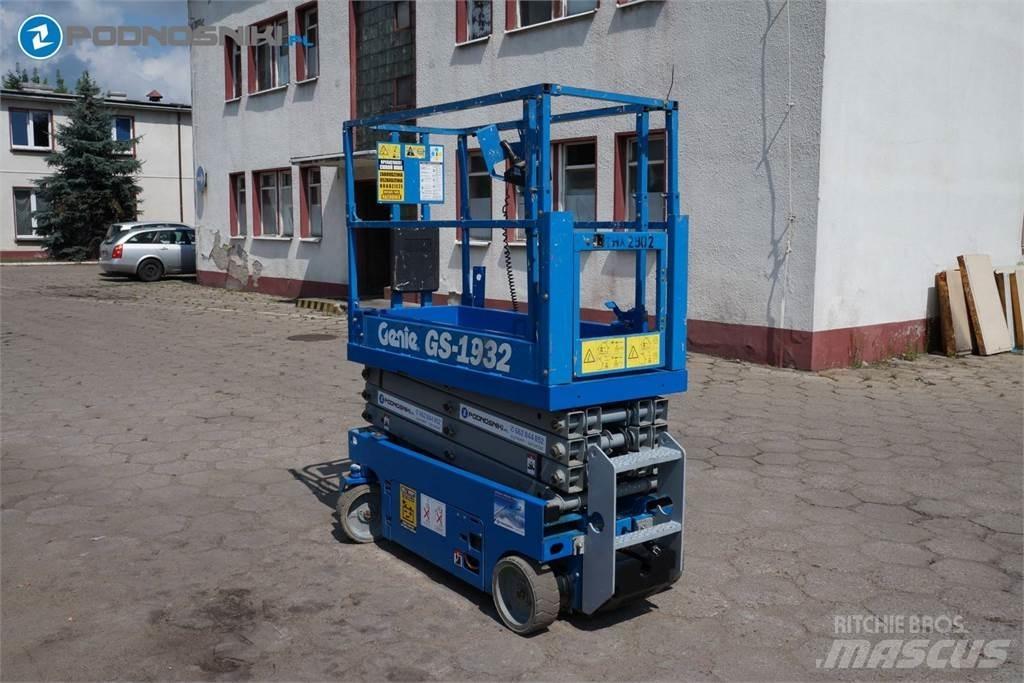 Genie 1932 Elevadores de tesoura