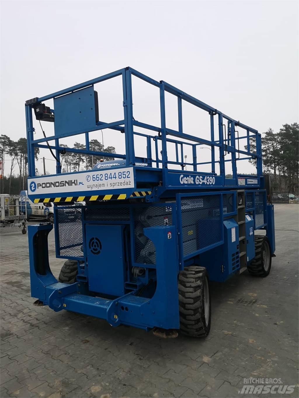 Genie GS-4390 Elevadores de tesoura