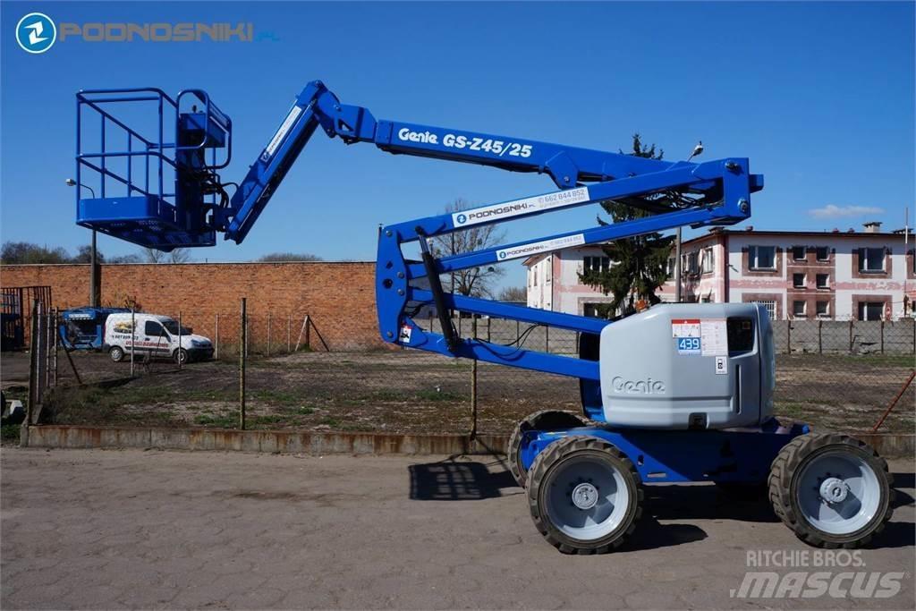 Genie Z45/25J Elevadores braços articulados