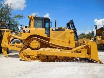 CAT D8T Dozers - Tratores rastos