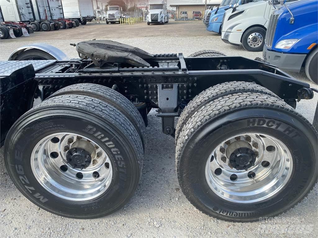 Mack GRANITE Cavalos Mecânicos
