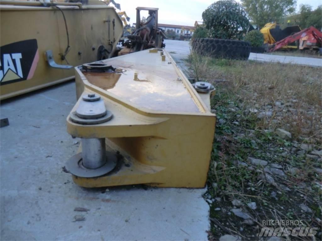 CAT 312D Chassis e suspensões