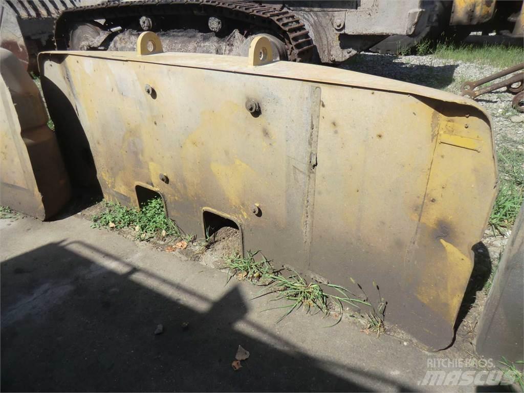 CAT 317B Chassis e suspensões