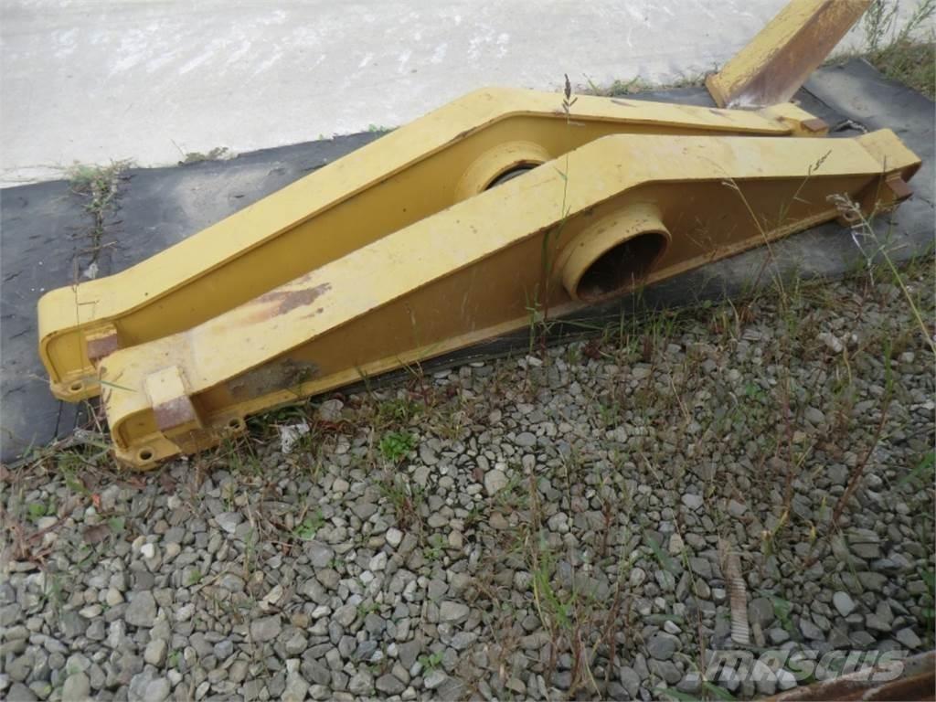 CAT 323D Chassis e suspensões