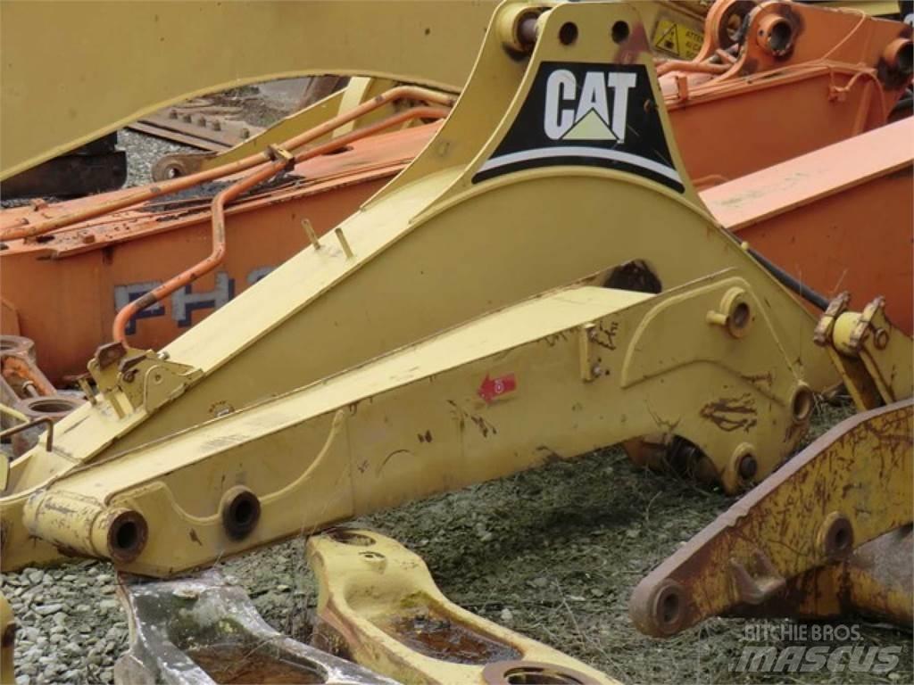 CAT 438C Chassis e suspensões
