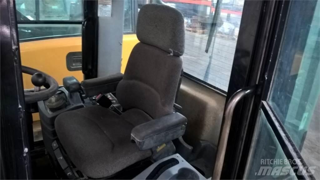 CAT 928G Chassis e suspensões