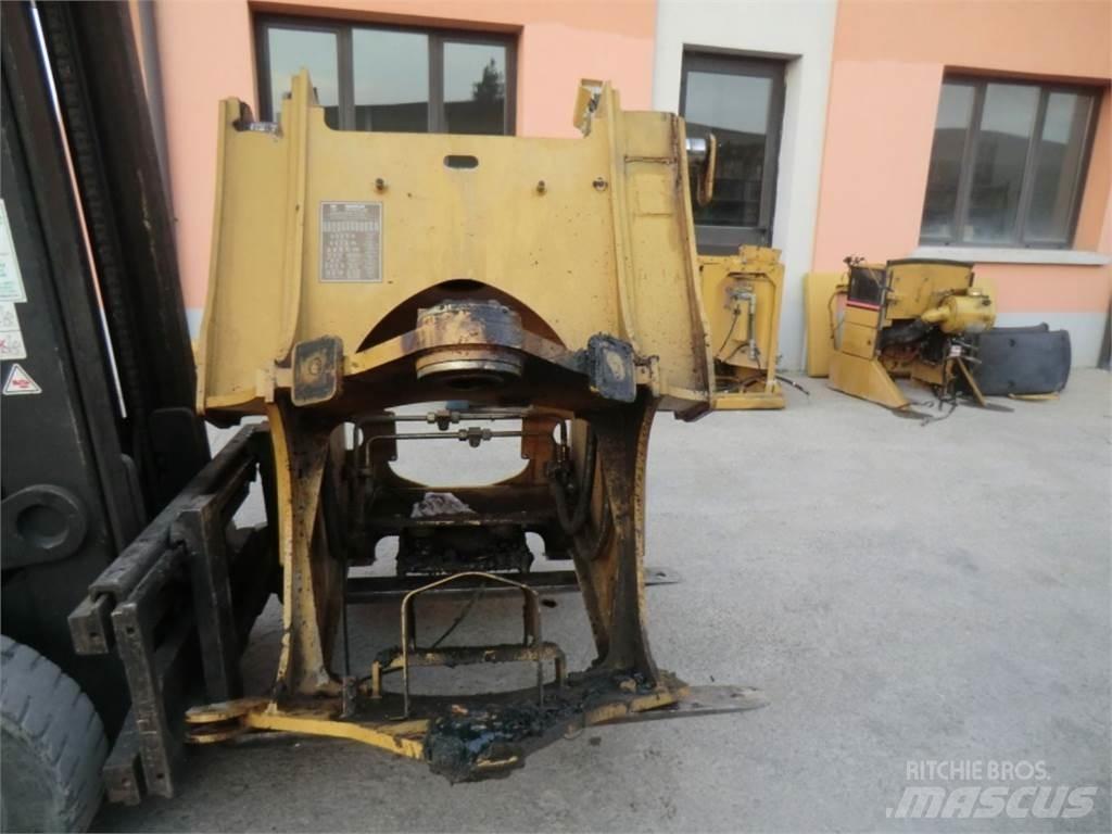 CAT 928G Chassis e suspensões