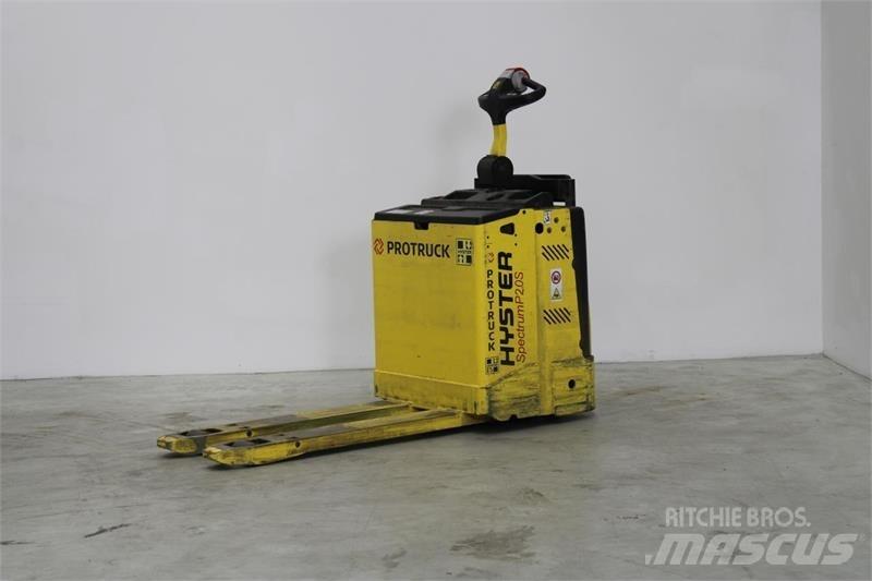 Hyster P2.0S Porta-paletes com plataforma