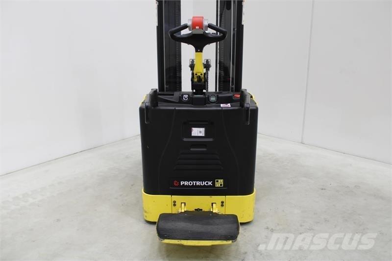 Hyster P2.0S Porta-paletes com plataforma