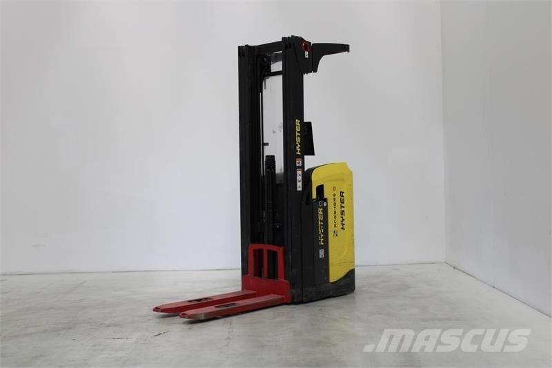 Hyster RS1.6 Self propelled stackers