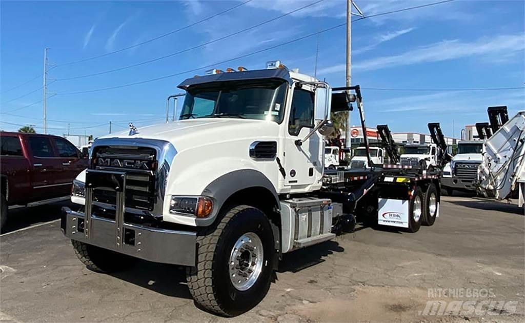 Mack GRANITE Camiões caixa desmontável com elevador de cabo