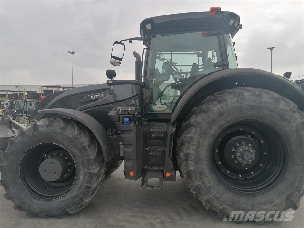 Valtra S324 Tratores Agrícolas usados