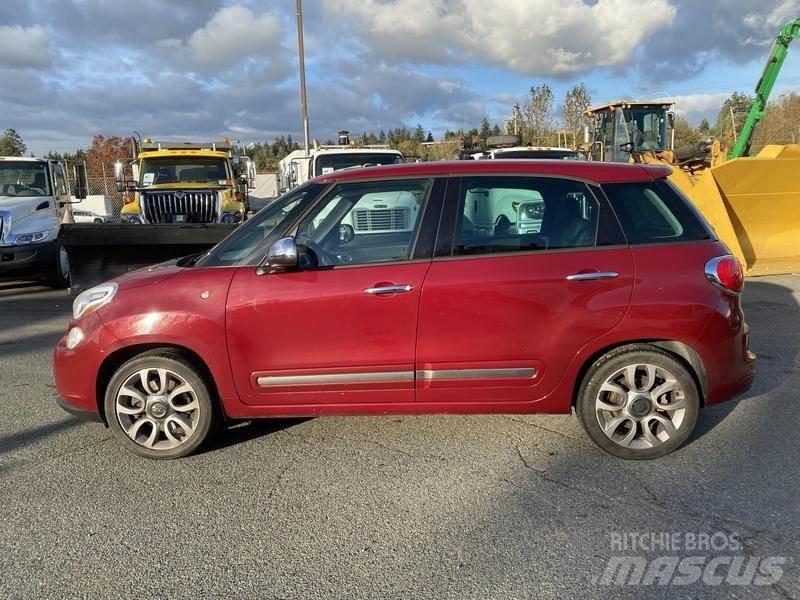 Fiat 500L Automóvel