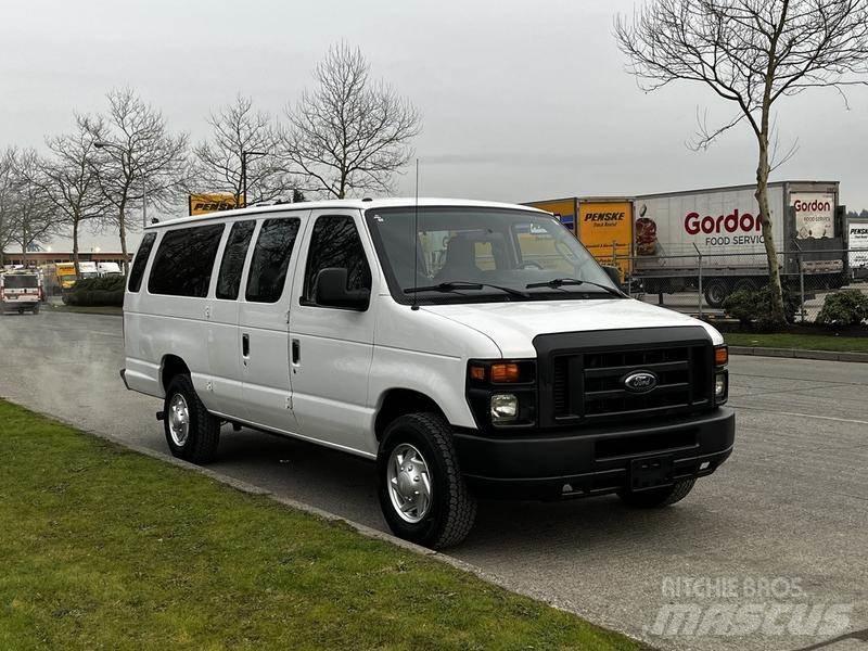 Ford Econoline Automóvel