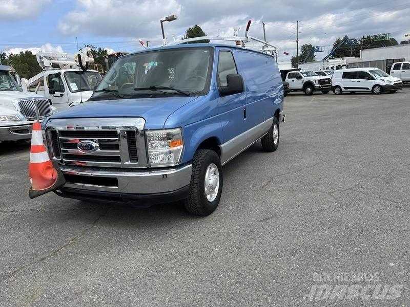 Ford Econoline Carrinhas de caixa fechada