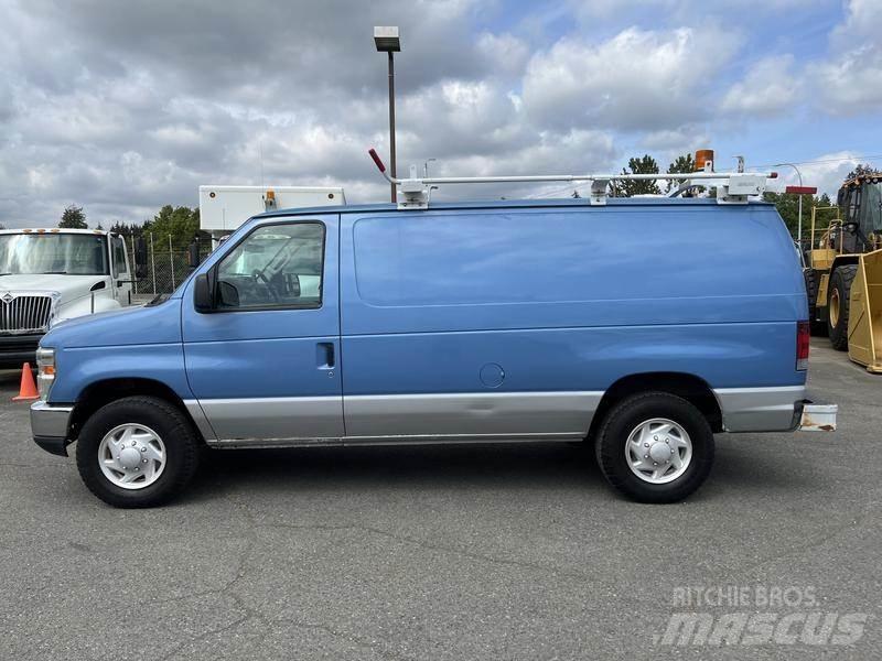 Ford Econoline Carrinhas de caixa fechada