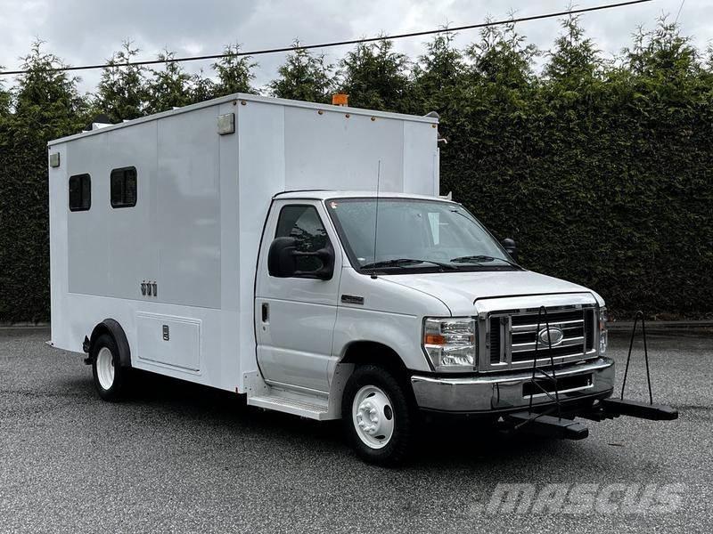 Ford Econoline Carrinhas de caixa fechada