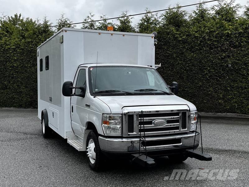 Ford Econoline Carrinhas de caixa fechada