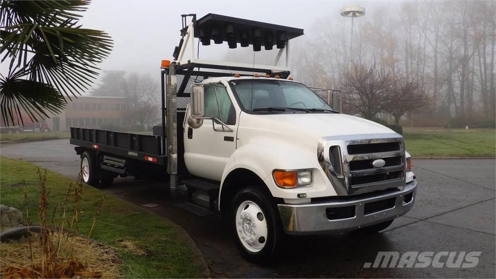Ford F-750 Camiões estrado/caixa aberta
