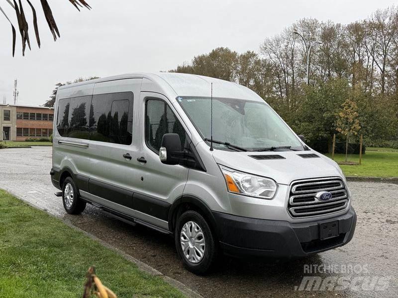 Ford Transit Automóvel