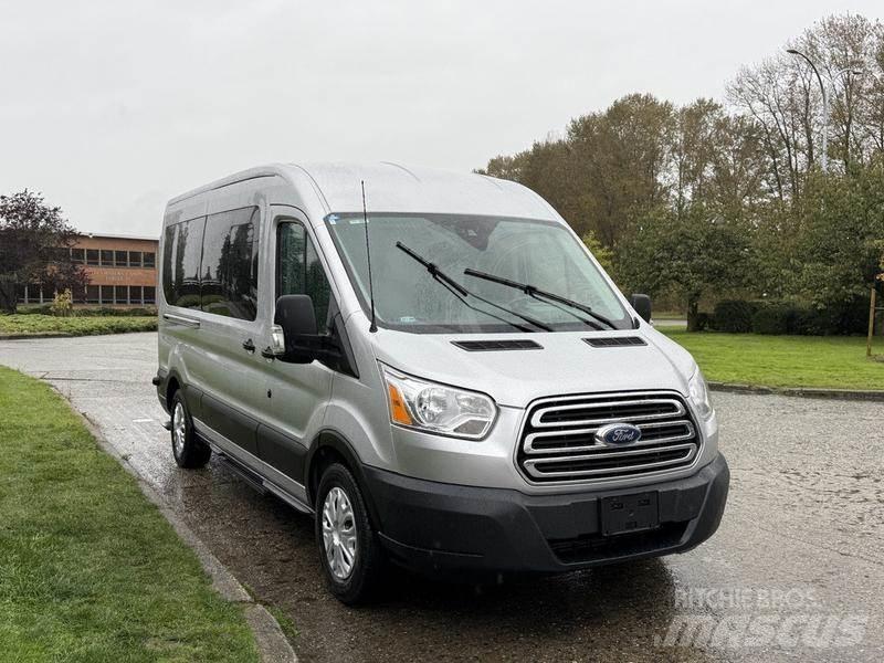 Ford Transit Automóvel