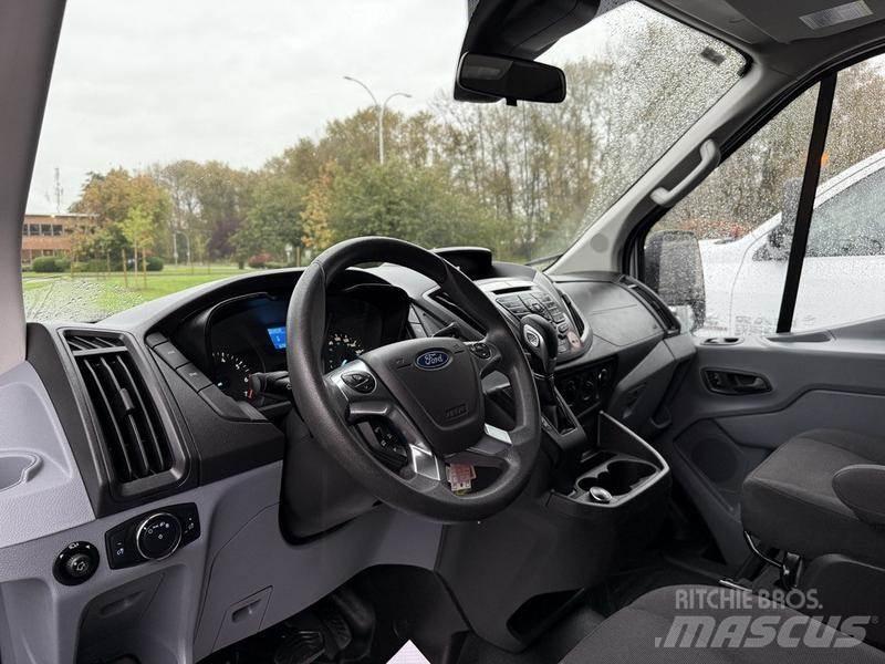 Ford Transit Automóvel