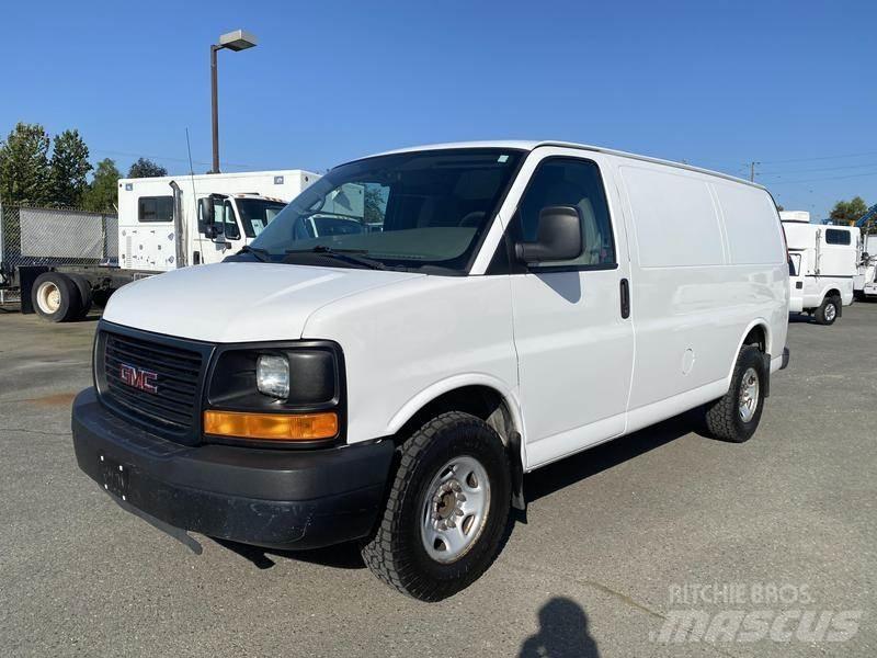 GMC Savana Carrinhas de caixa fechada