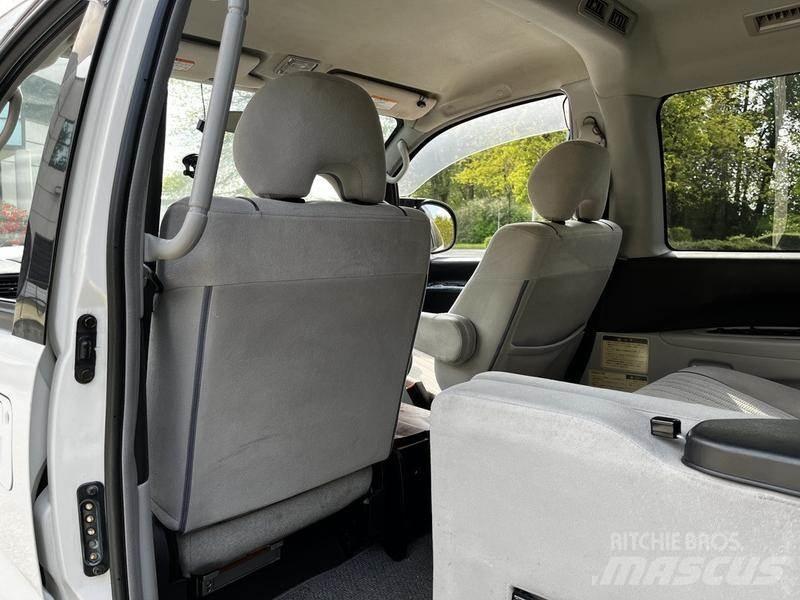 Mitsubishi Delica Automóvel