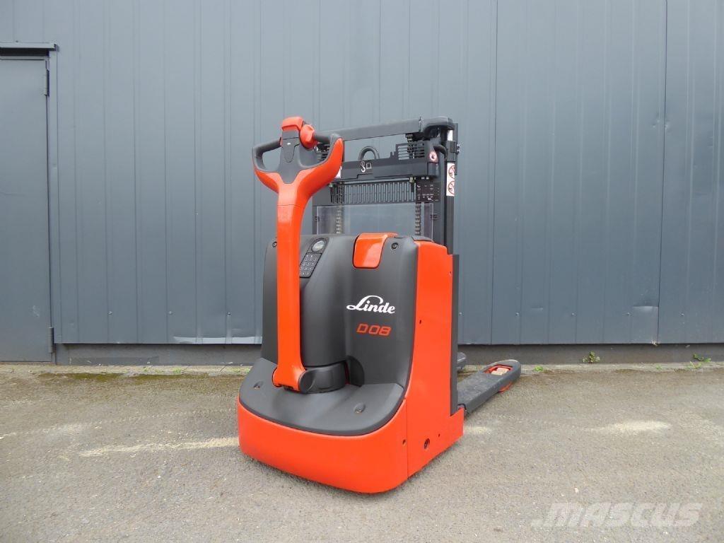 Linde D08 Empilhador para operador externo