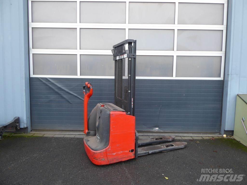 Linde L12L Empilhador para operador externo