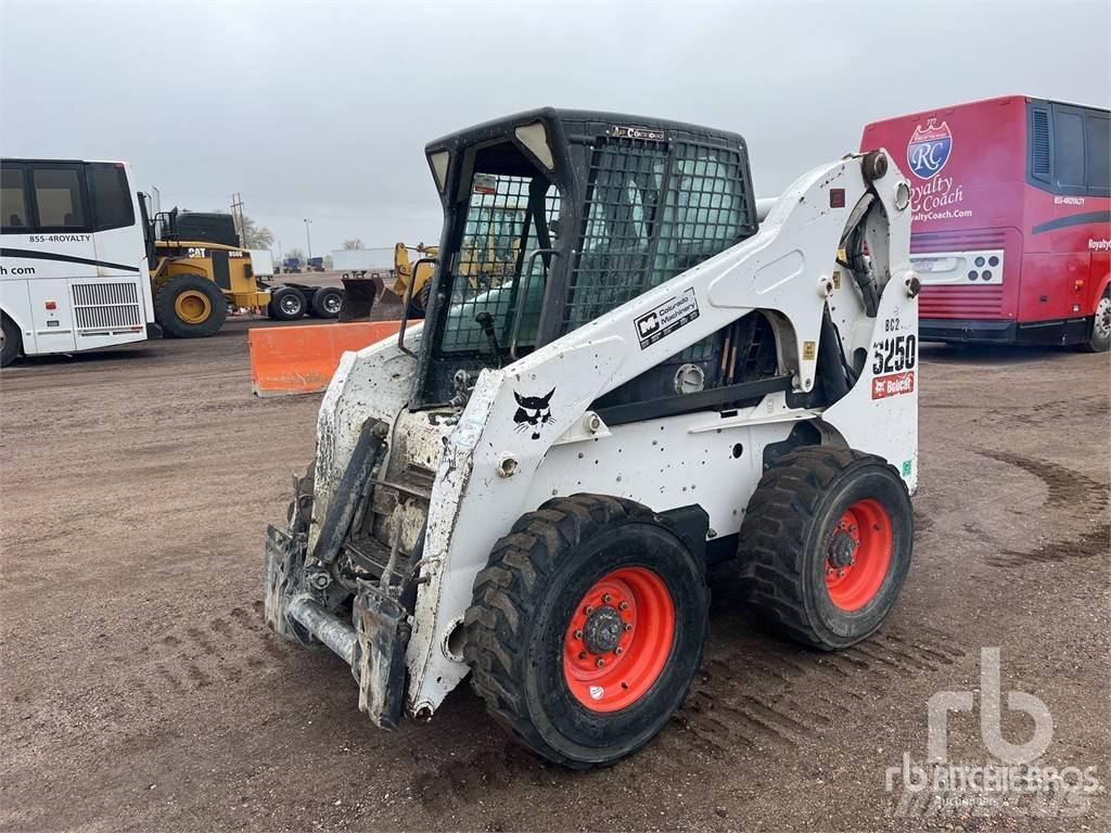 Bobcat S250 Minicarregadeiras