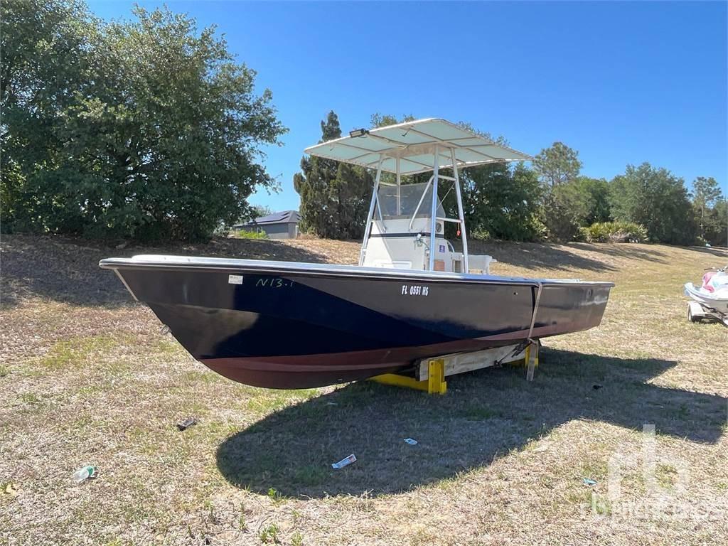  BOSTON WHALER Batelőes / barcaças