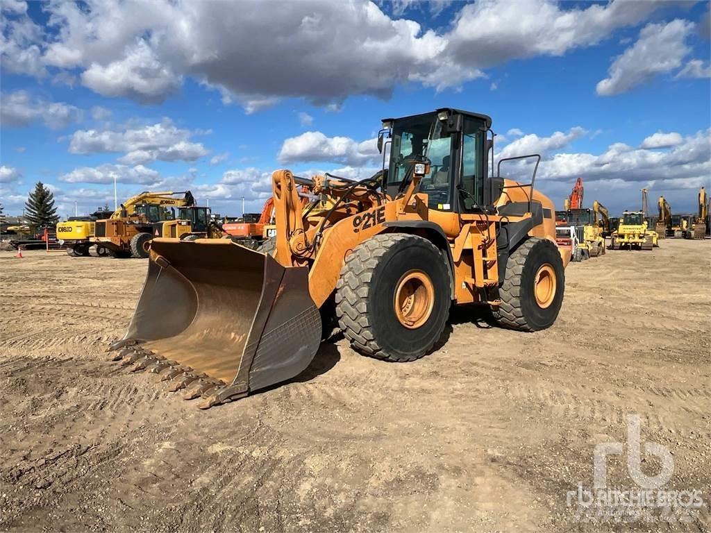 CASE 921E Carregadeiras de rodas