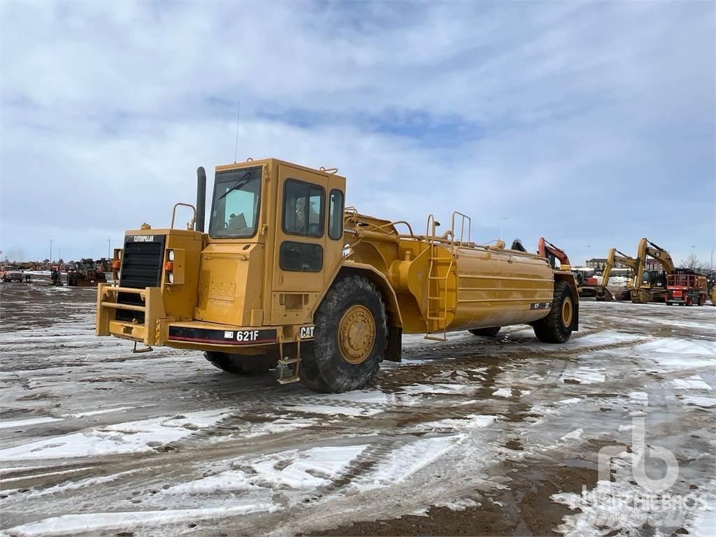 CAT 621F Auto-tanques