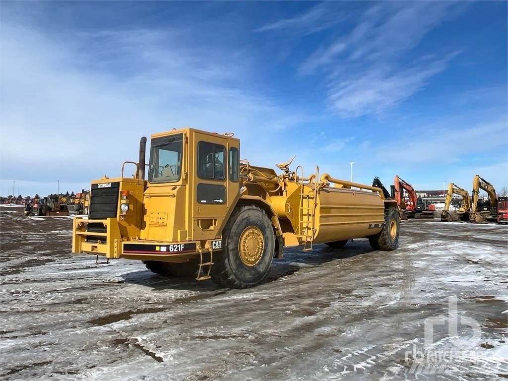 CAT 621F Auto-tanques