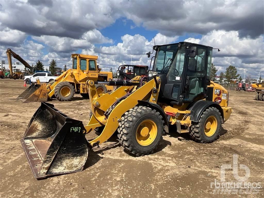 CAT 908M Carregadeiras de rodas
