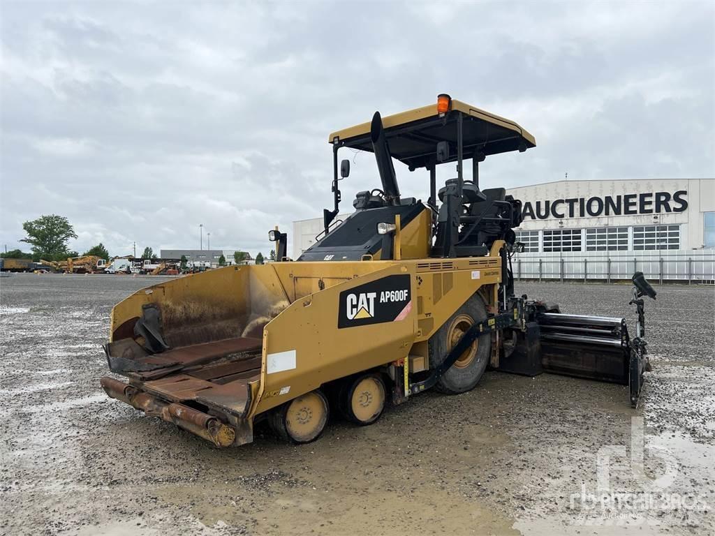 CAT AP600F Espalhadoras de asfalto