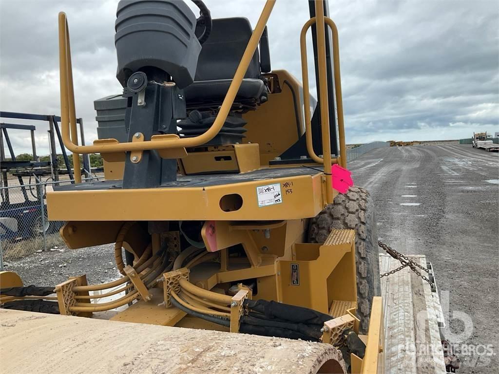 CAT CS44 Compactadores para terra