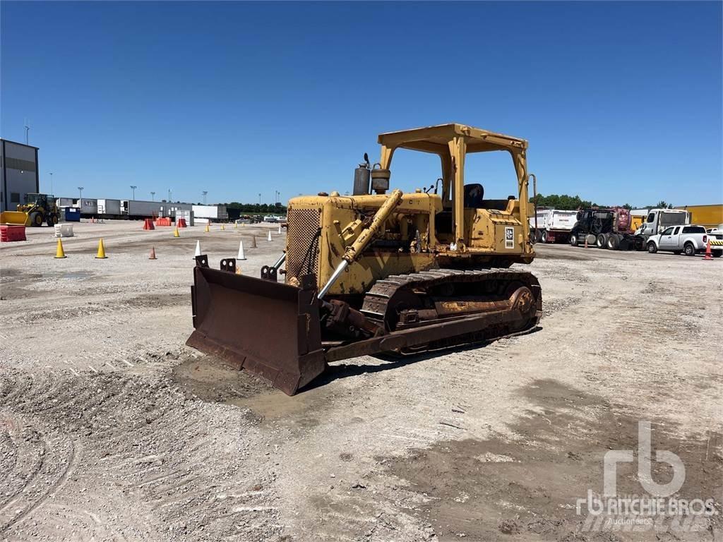 CAT D5B Dozers - Tratores rastos
