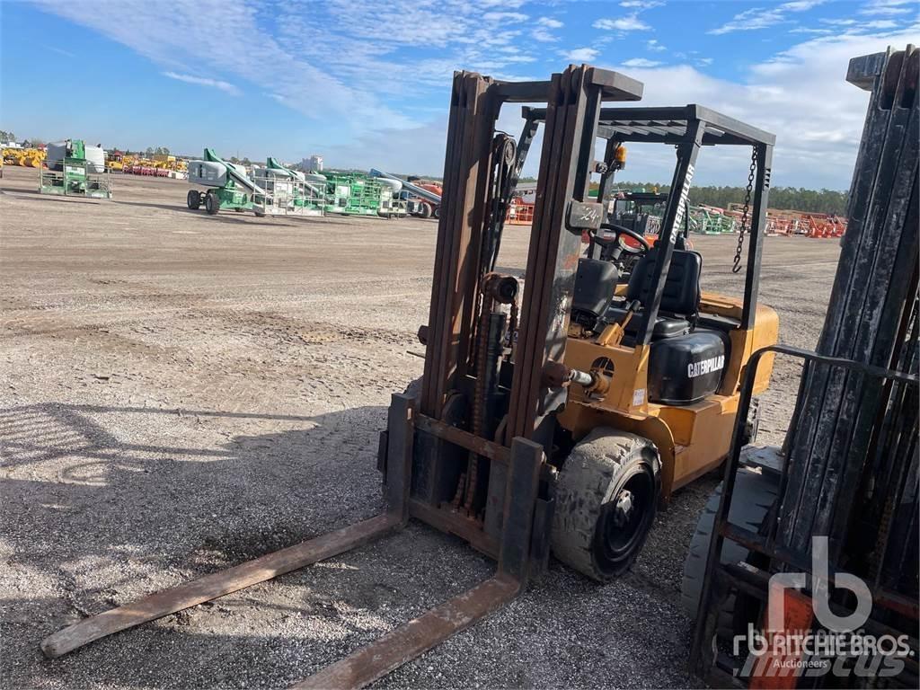 CAT DP30K Empilhadores Diesel