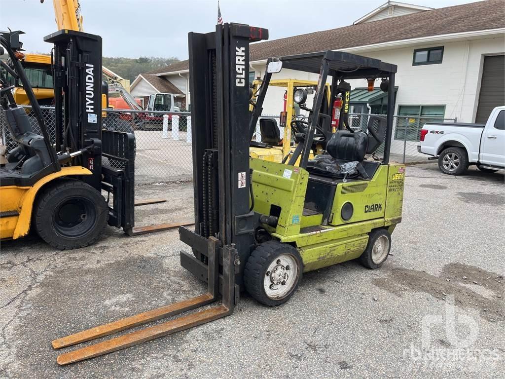 Clark GCX30E Empilhadores Diesel