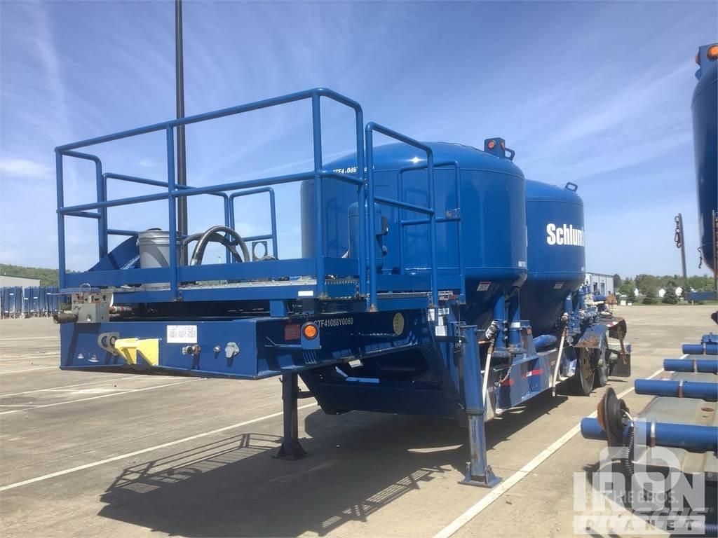 Clark M711 Reboques cisterna
