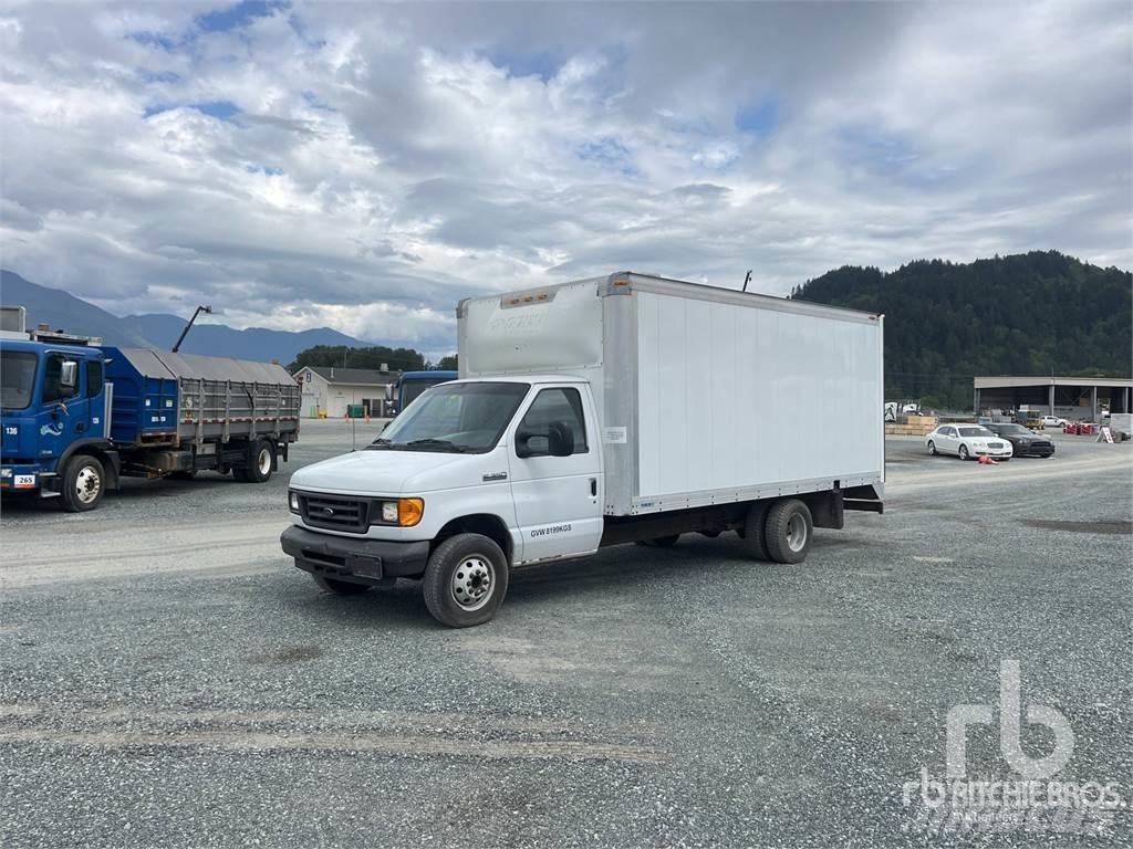 Ford E-350 Carrinhas de caixa fechada